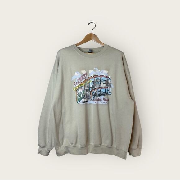 Gildan | Warner Bros. 2022 Studio Tour Hollywood  Sweatshirt | Beige | 2XL - Picture 1 of 12